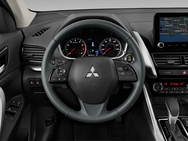 2023 Mitsubishi Eclipse Cross LE - Photo 8
