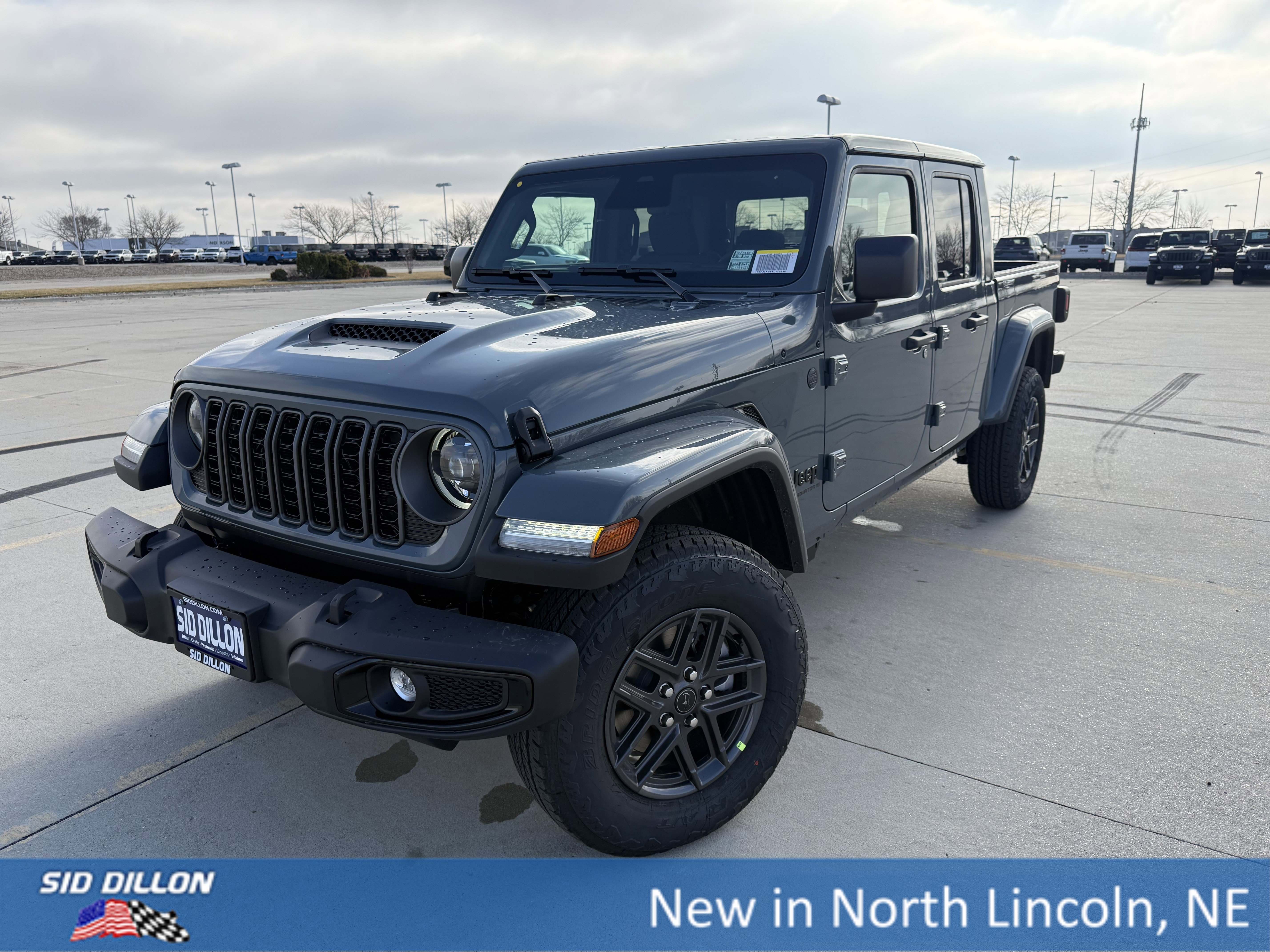 2026 Jeep Gladiator Sport S Auto's photo
