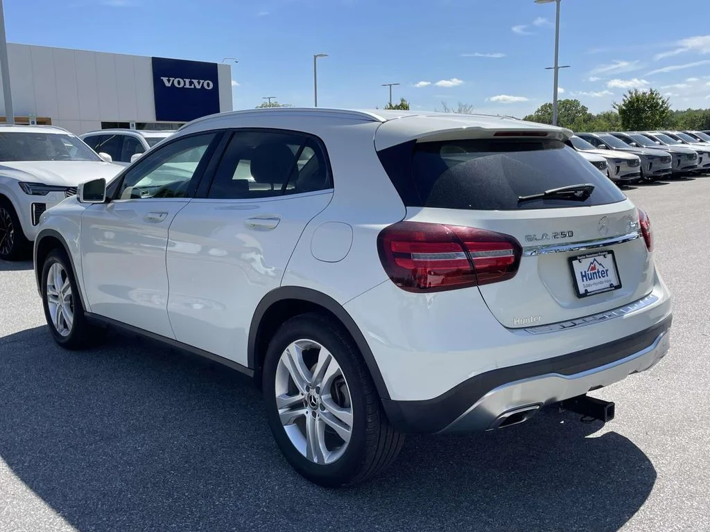 Used 2018 Cirrus White Mercedes-Benz 250 4MATIC® image 24