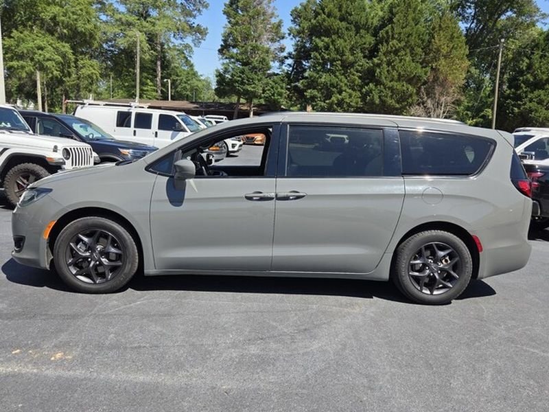 Used 2020 Ceramic Gray Clearcoat Chrysler Touring L Plus image 5