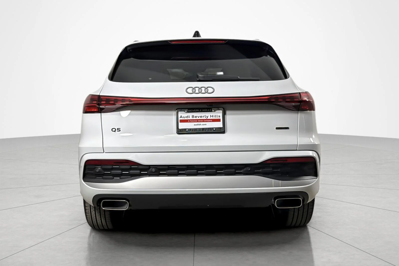Used 2025 Glacier White Metallic Audi Premium 2.0 TFSI quattro image 4