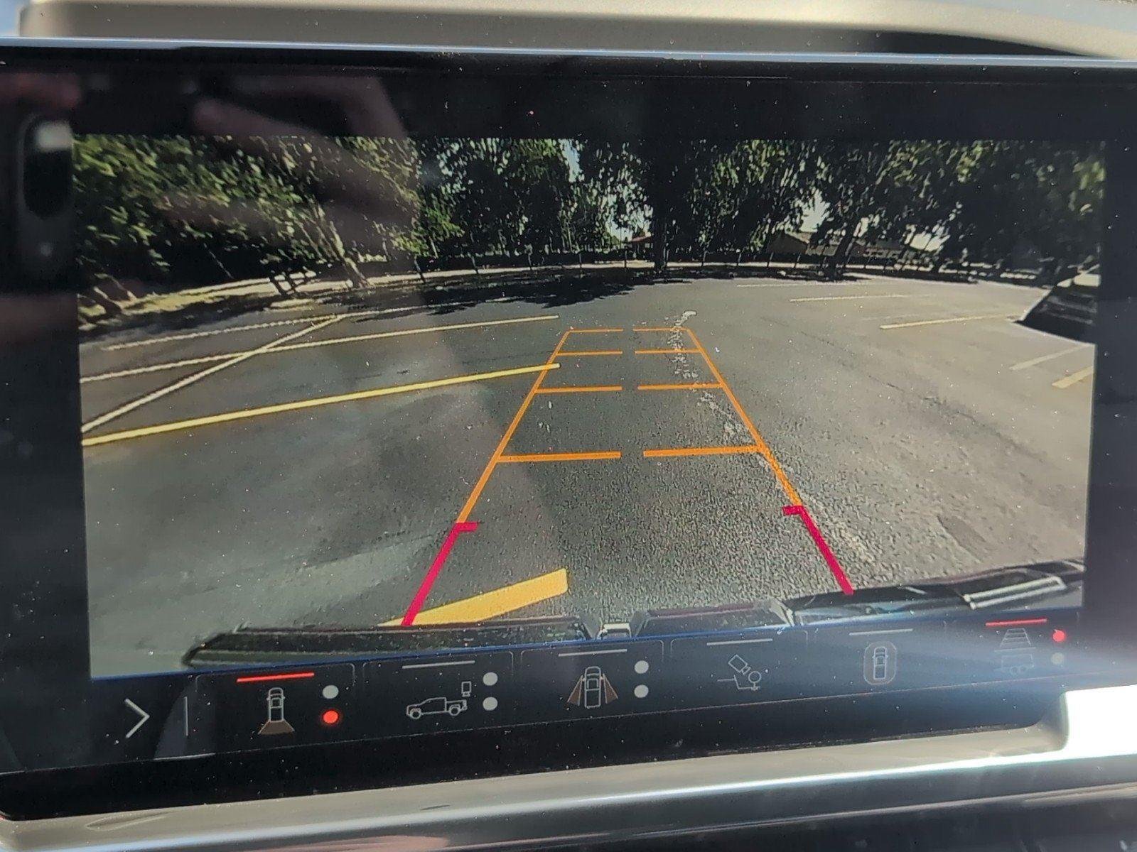New 2026 Summit White GMC Elevation image 23