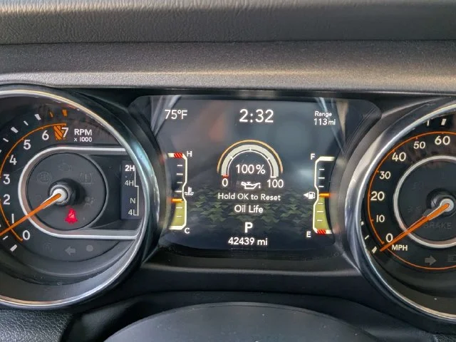 Used 2023 Gray Jeep Mojave image 21