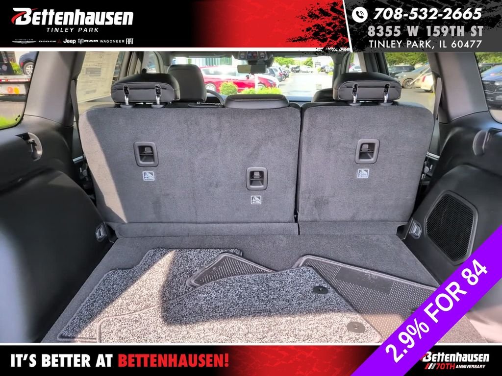 New 2026 Diamond Black Crystal Pearl-Coat Exterior Paint Jeep Limited image 8