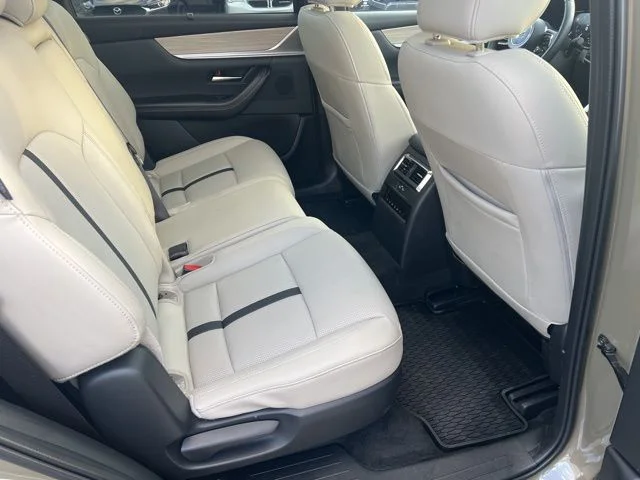 2025 Mazda CX-70 Premium Package - Photo 35
