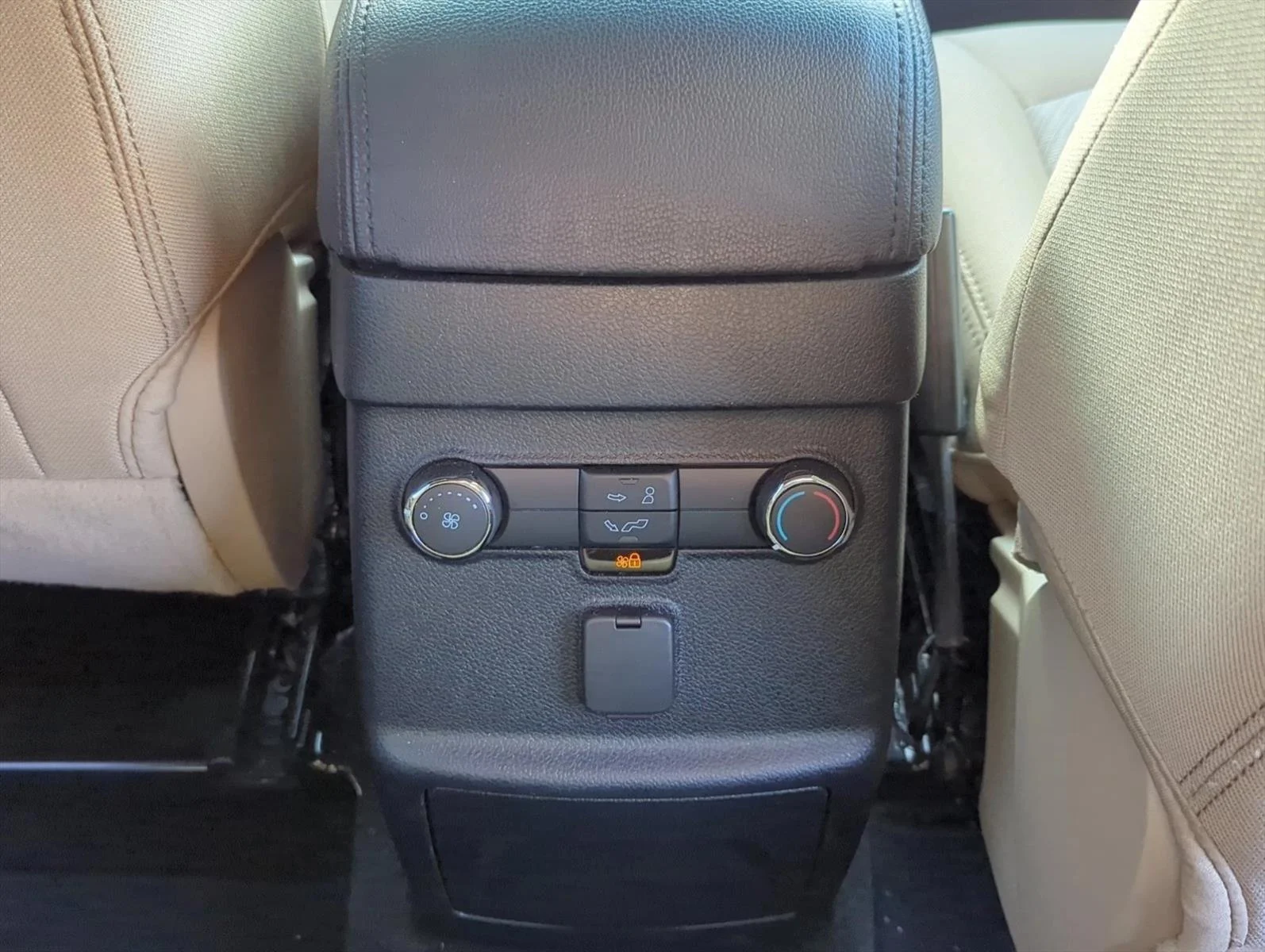 Used 2017 Ingot Silver Metallic Ford Base image 24