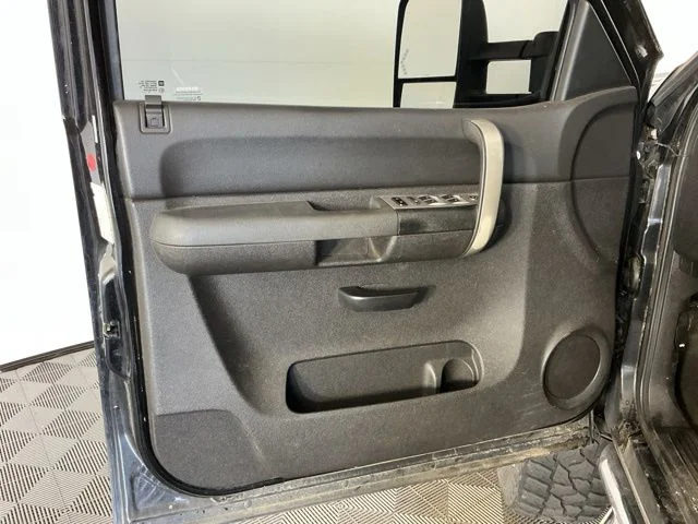 Used 2009 Black Chevrolet Work Truck image 8