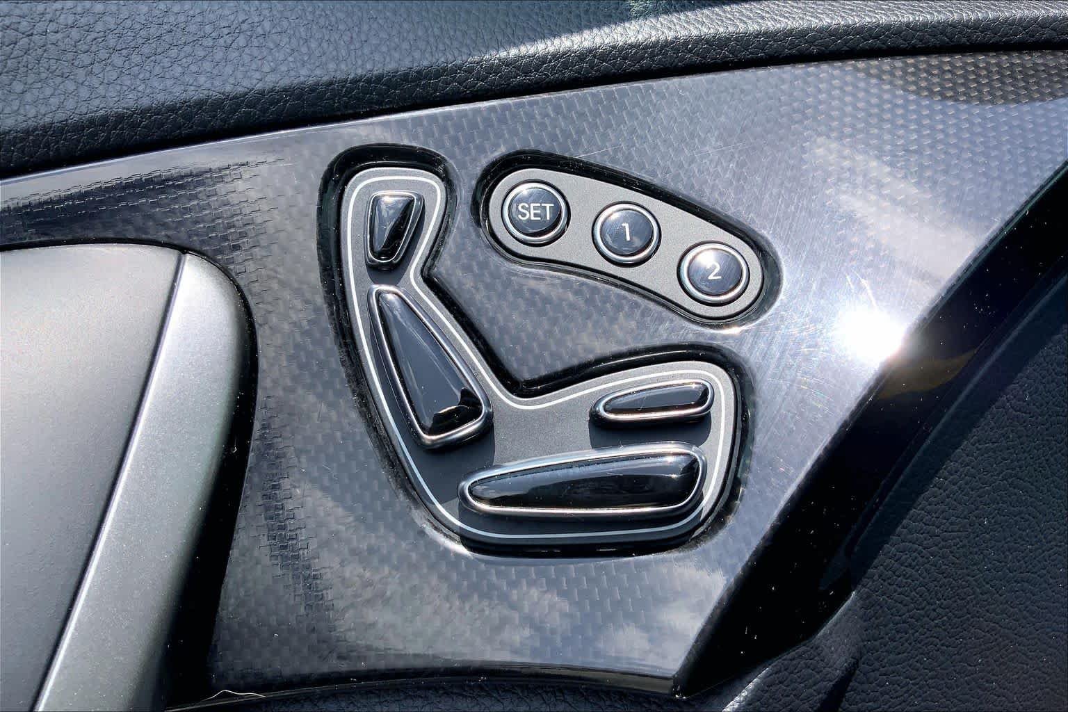 Used 2015 Pewter Gray Metallic Hyundai  image 31