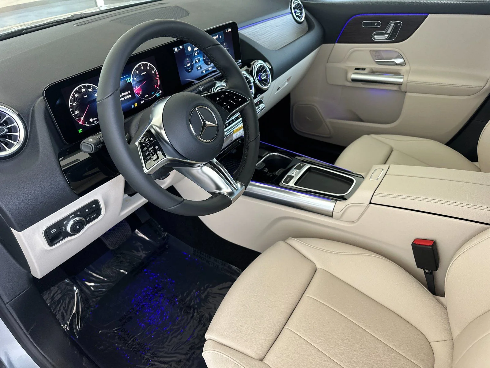 New 2026 Silver Mercedes-Benz GLA 250 image 13