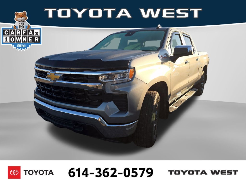 Used 2025 Gray Chevrolet LT image 3