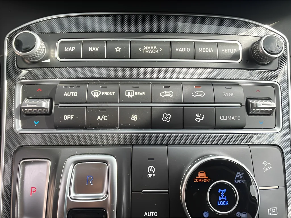 Used 2023 Silver Hyundai SEL image 32