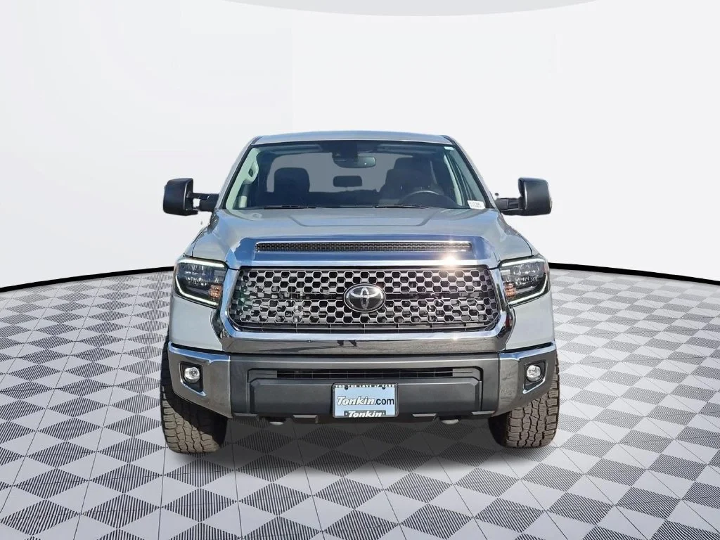 Used 2020 Cement Toyota SR5 image 9