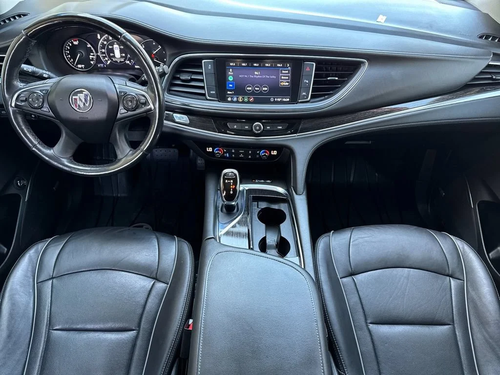 Used 2021 WHITE FROST TRICOAT Buick Avenir image 14