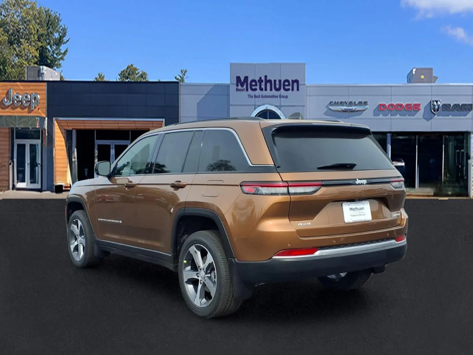 New 2026 Copper Shino Metallic Clearcoat Jeep Limited image 4