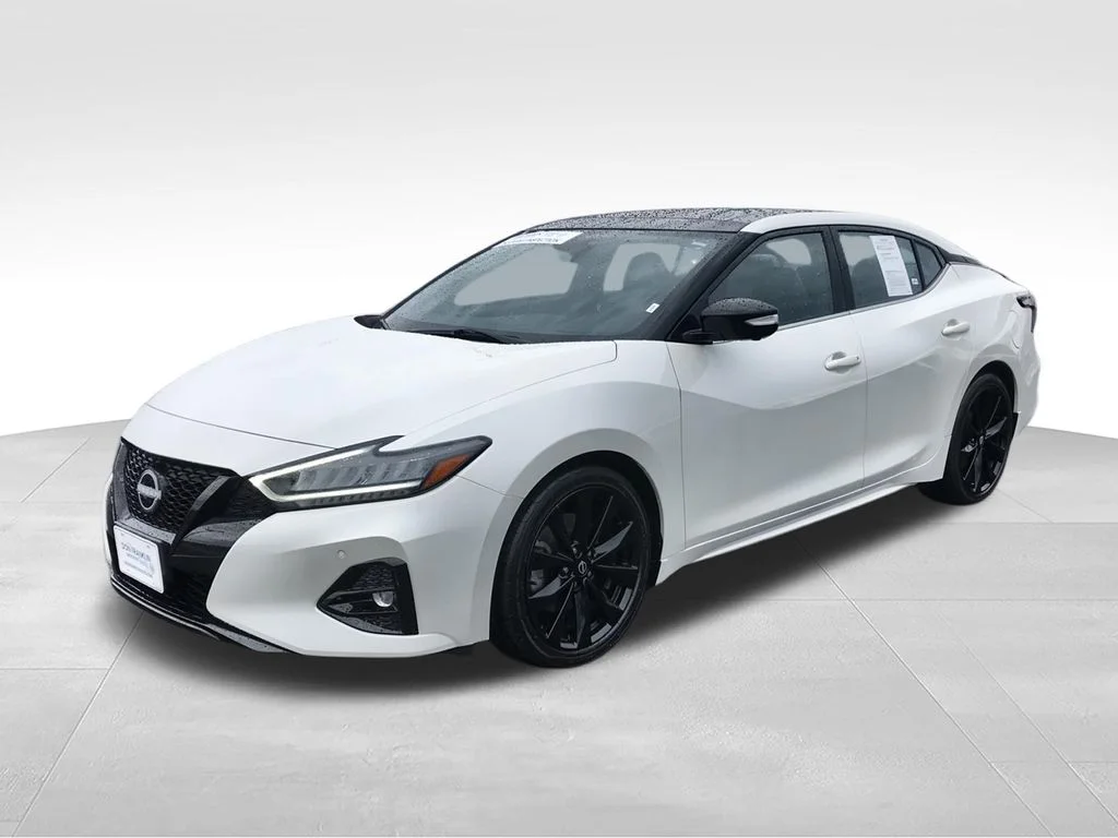Used 2023 White Nissan SR image 5