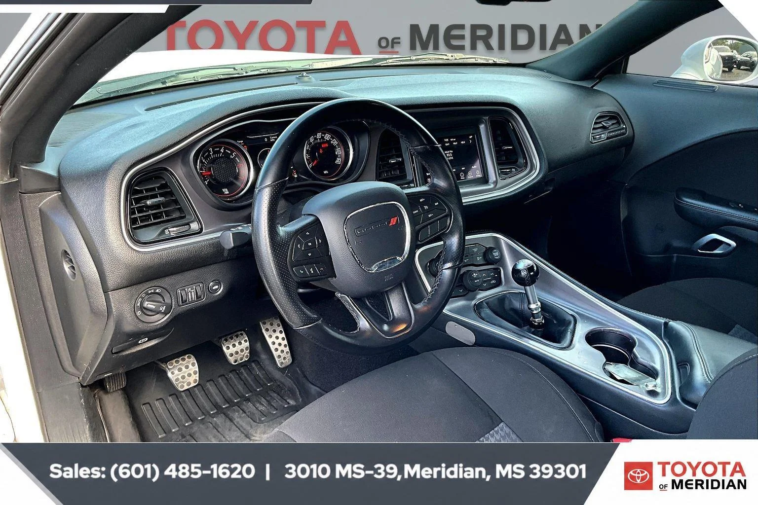 Used 2022 White Knuckle Clearcoat Dodge R/T image 12