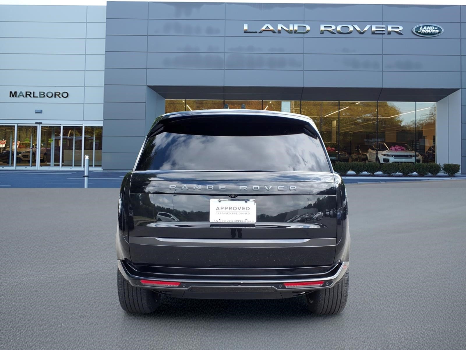 Certified Used 2025 Santorini Black Metallic 1ag Land Rover SE image 7