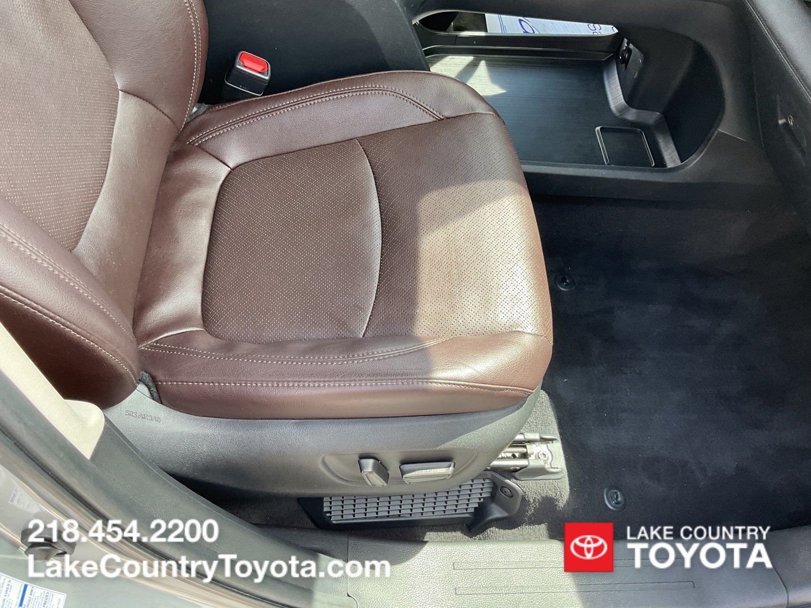 Used 2022 Silver Toyota Platinum image 22