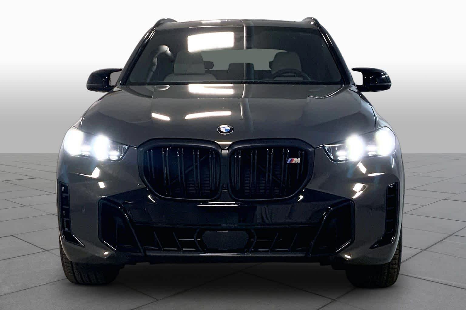 New 2026 Dravit Grey Metallic BMW M60i image 3
