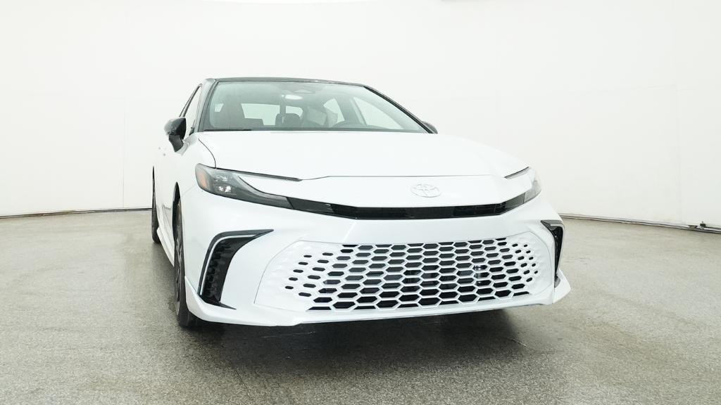 New 2026 Wind Chill Pearl with Midnight Black Metallic roof Toyota XSE image 3