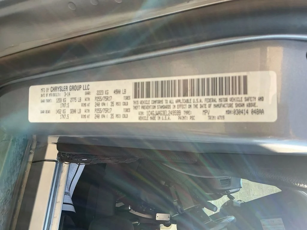 Used 2014 Gray Jeep Sport image 23