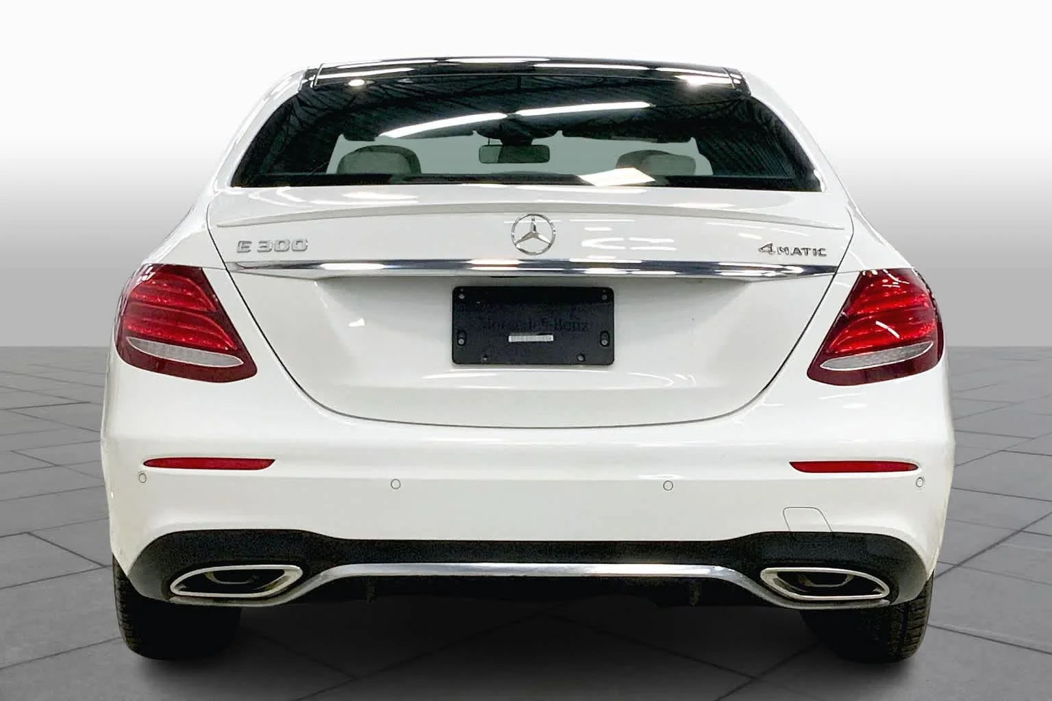 Used 2018 Polar White Mercedes-Benz E 300 image 4