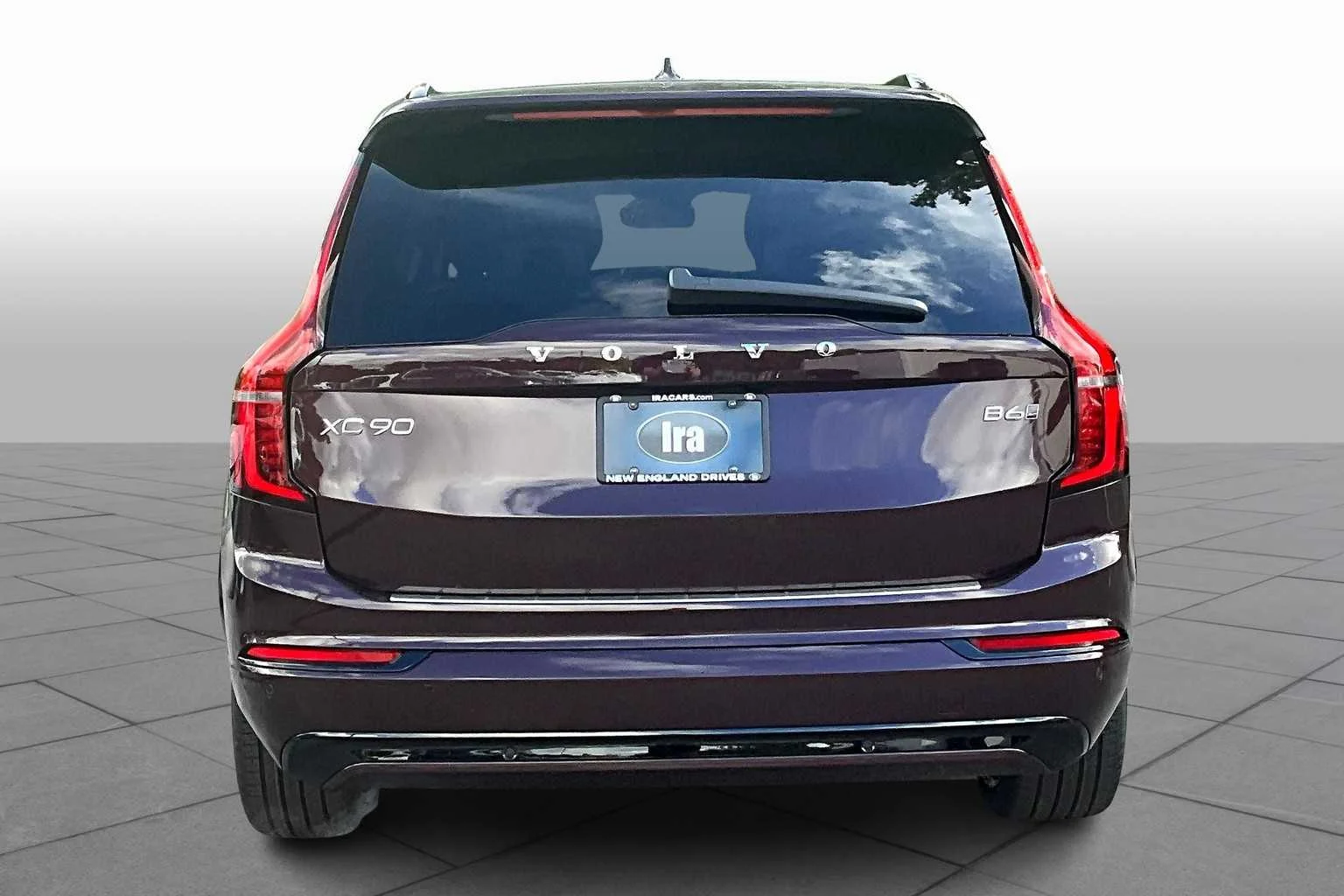 New 2026 Mulberry Red Volvo Ultra image 4