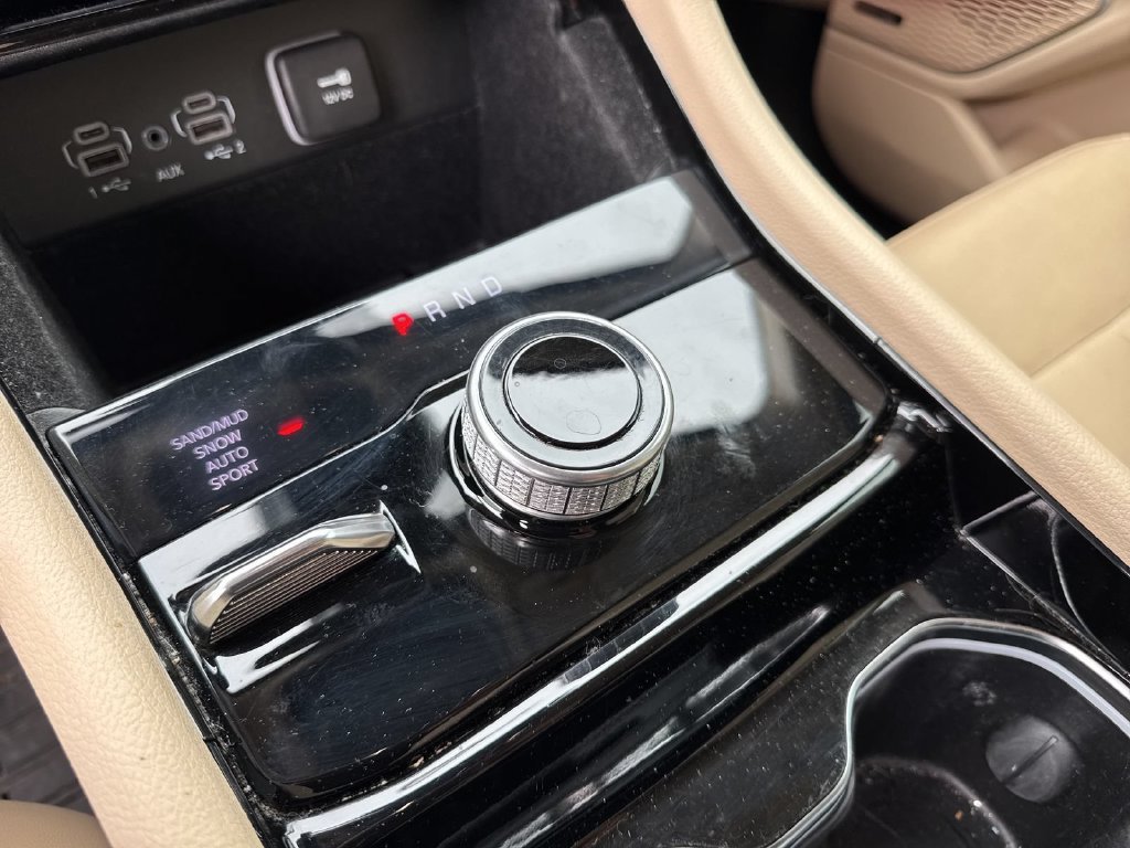Used 2021 Red Jeep Limited image 17