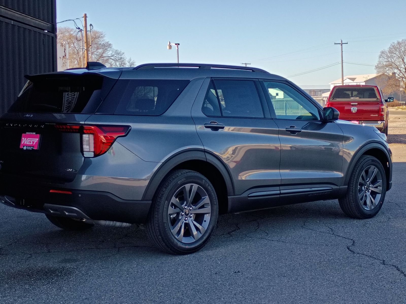 View vehicle photo 7