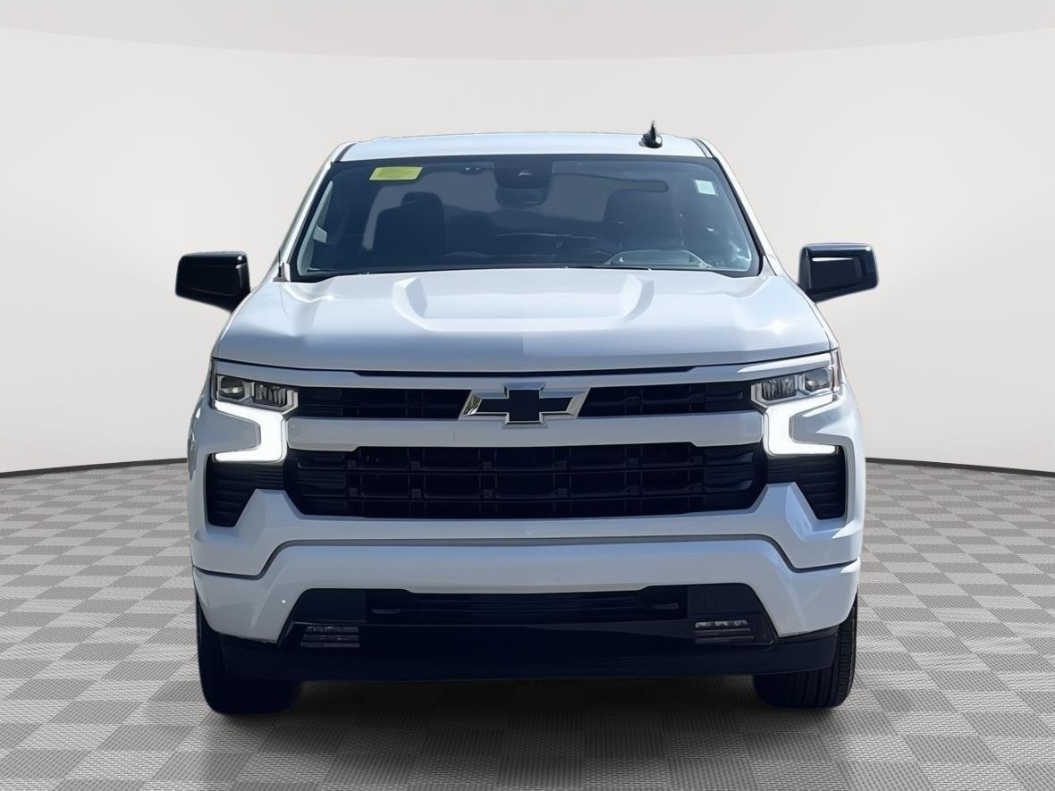 Used 2026 Summit White Chevrolet RST image 3