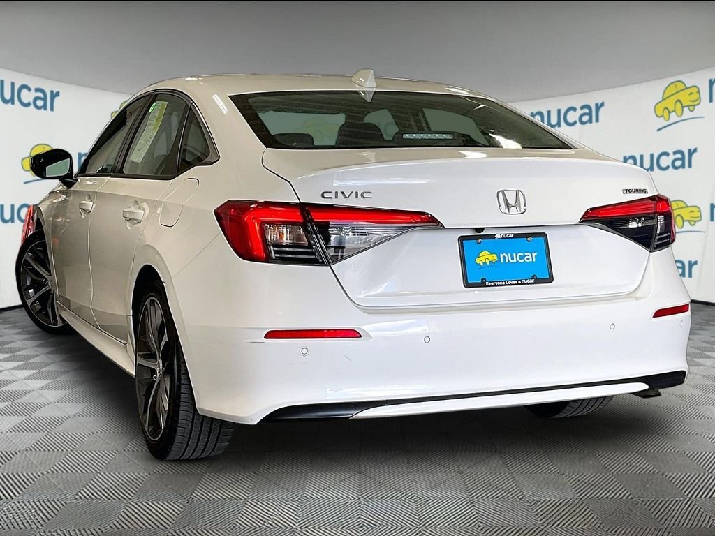 Used 2023 Platinum White Honda Touring image 4