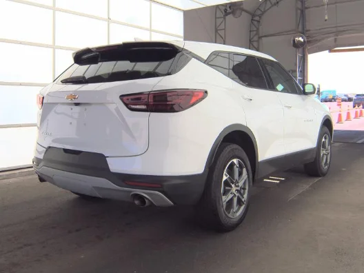 Used 2025 White Chevrolet LT image 2