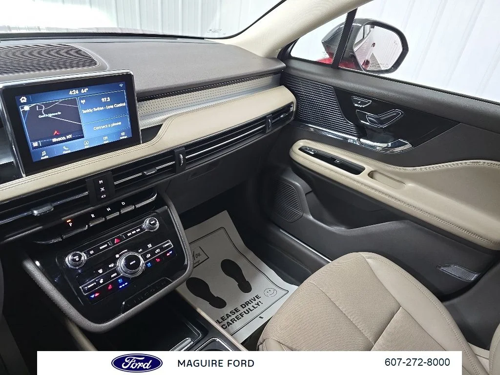 Used 2022 Red Lincoln Standard image 28