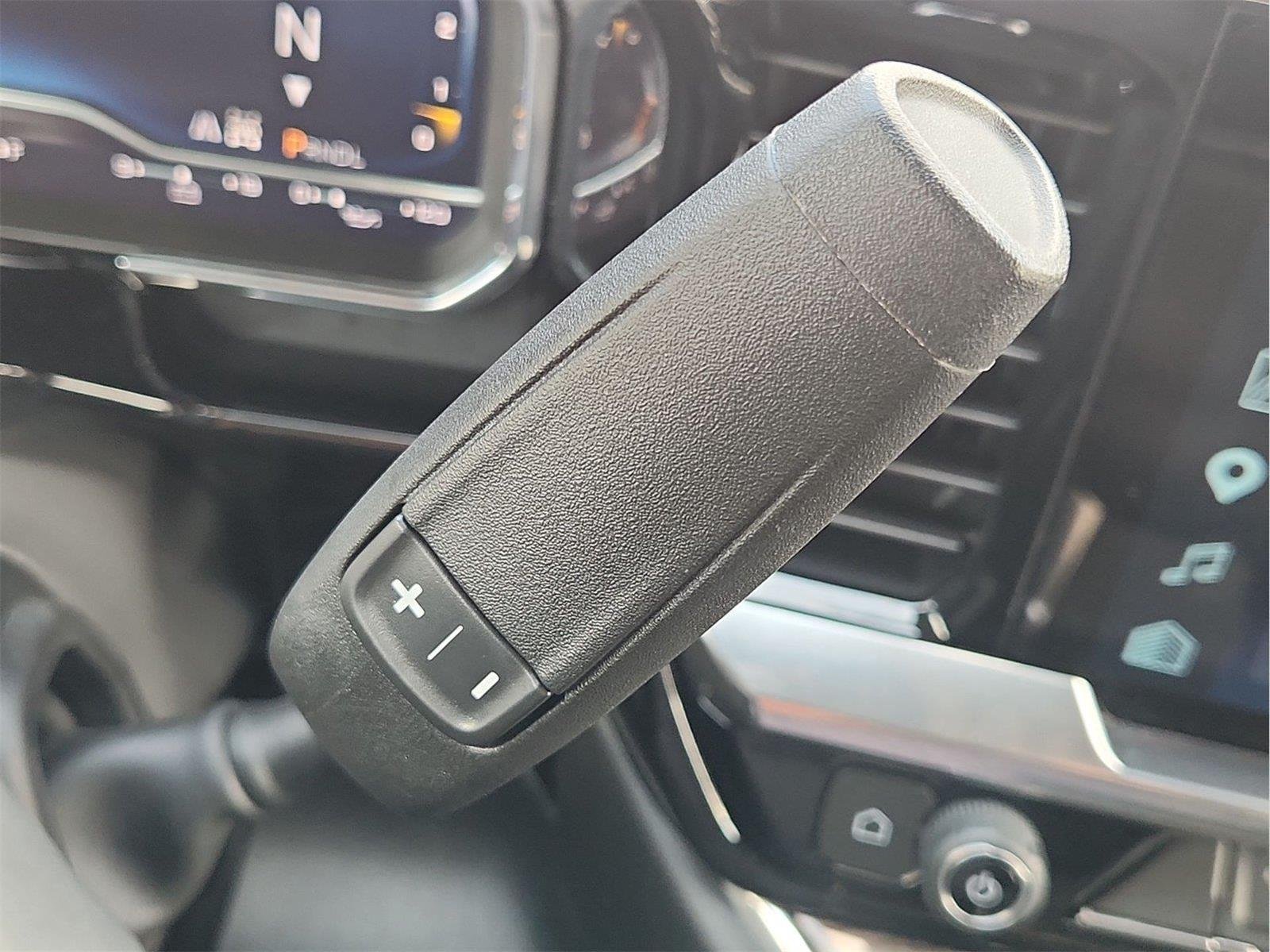 2025 Chevrolet Silverado 2500 HD photo 16 of 33