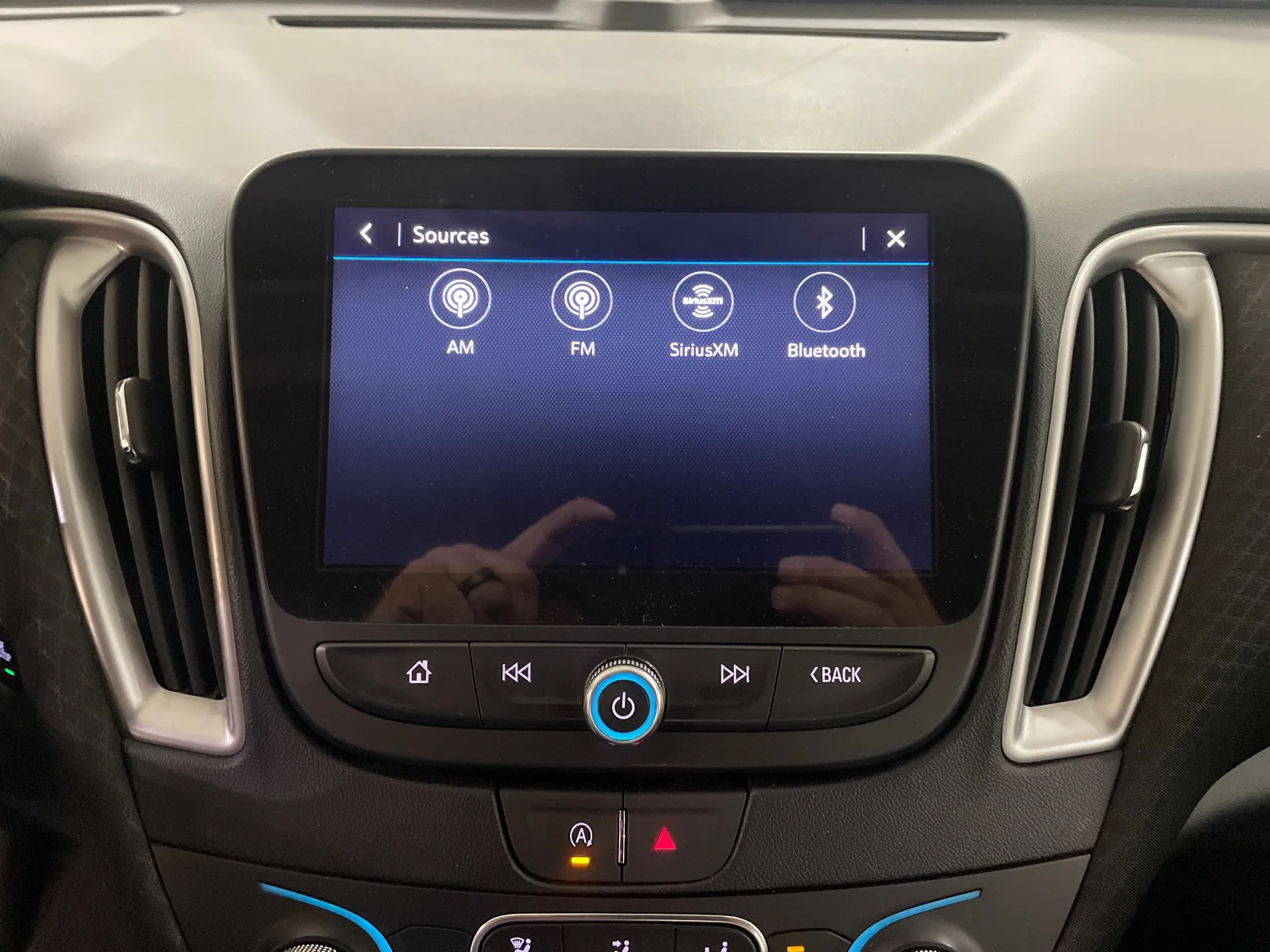 Used 2024 Summit White Chevrolet LT image 18