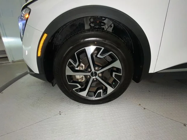Used 2023 White Kia EX image 10