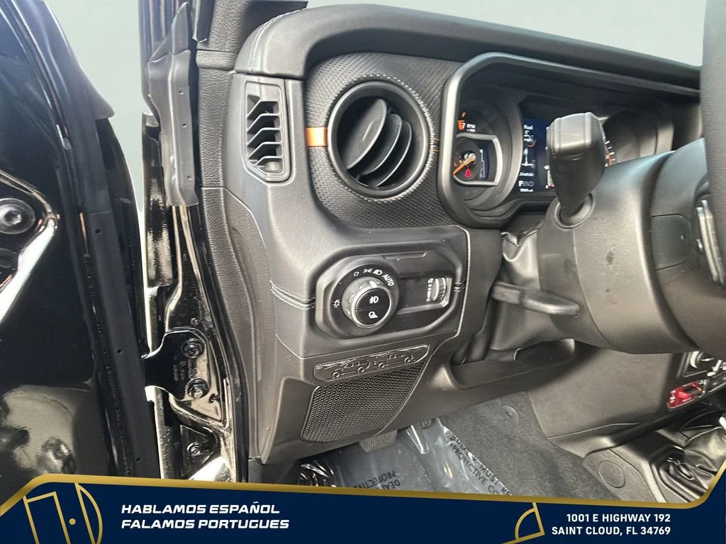 Used 2025 Black Jeep Mojave 4x4 image 17
