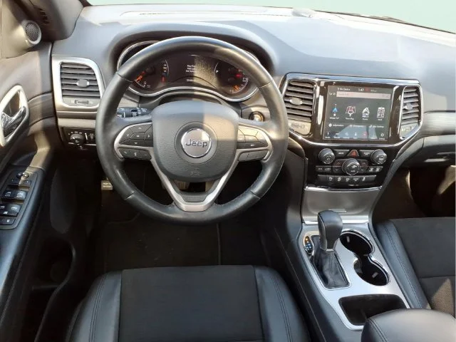 Used 2021 Gray Jeep Laredo X image 13