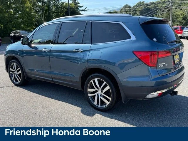 Used 2017 Blue Honda Touring image 7