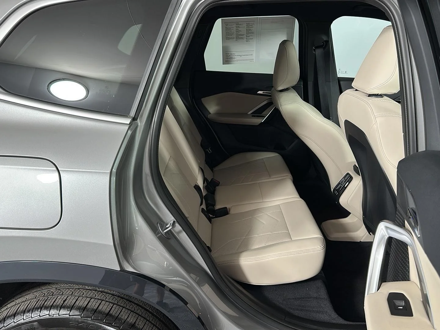Used 2025 Space Silver Metallic BMW xDrive28i image 31