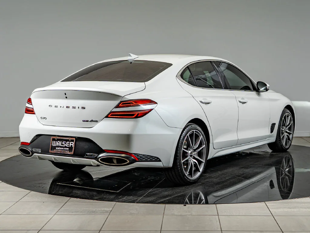 Used 2022 Uyuni White Genesis 3.3T image 5