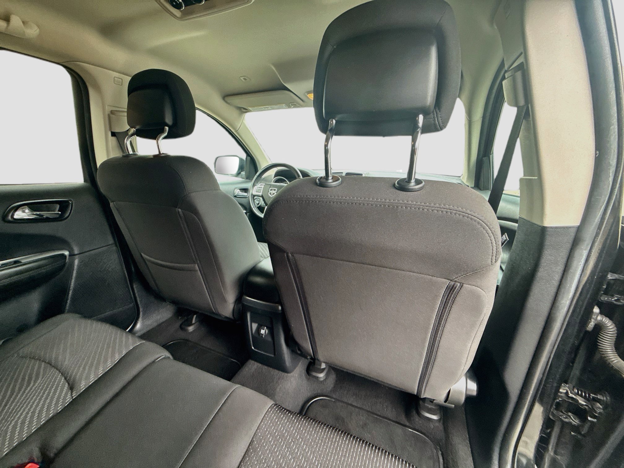 Used 2019 Pitch Black Clearcoat Dodge SE image 26