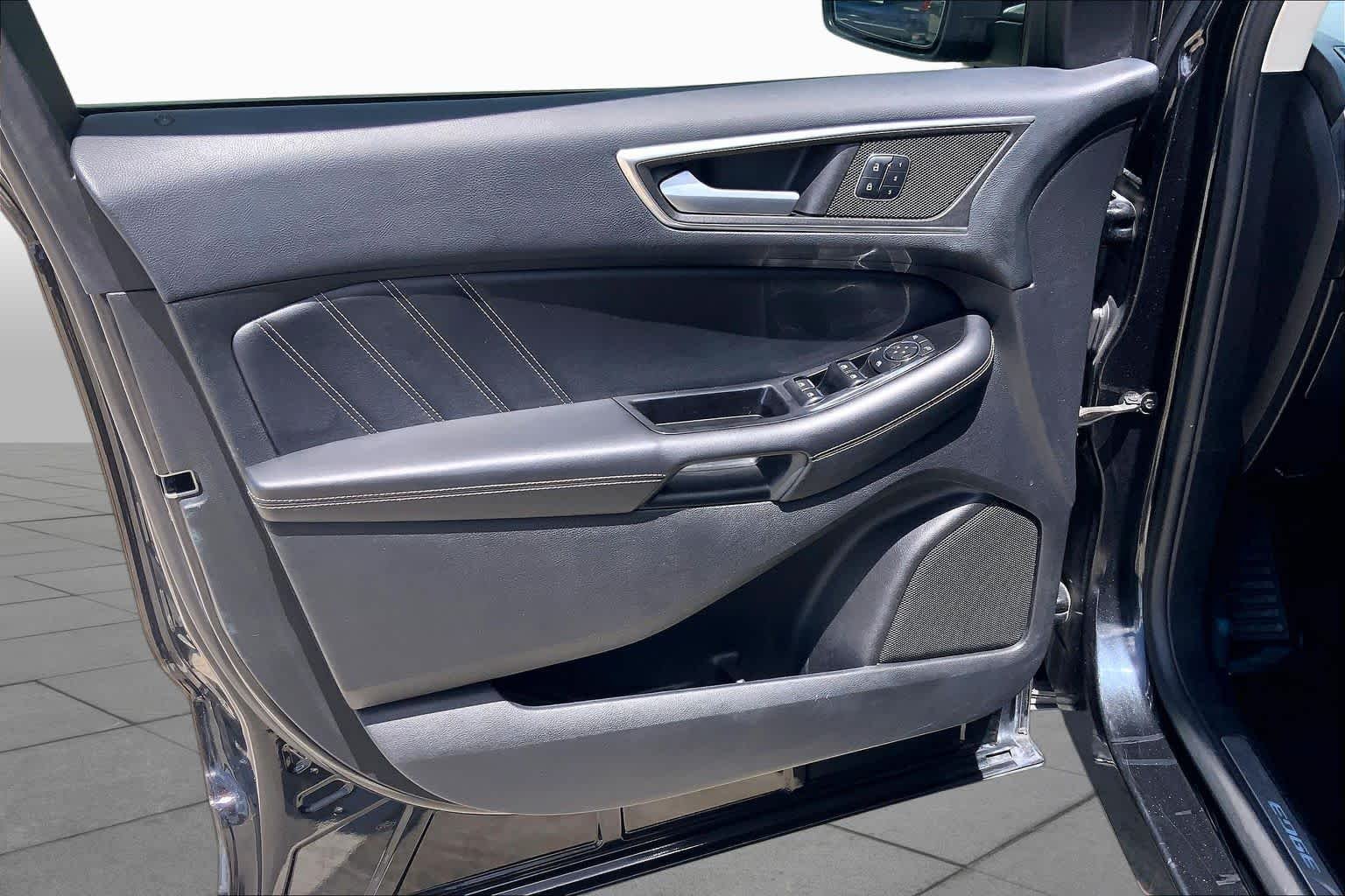 Used 2015 Tuxedo Black Ford Sport image 21