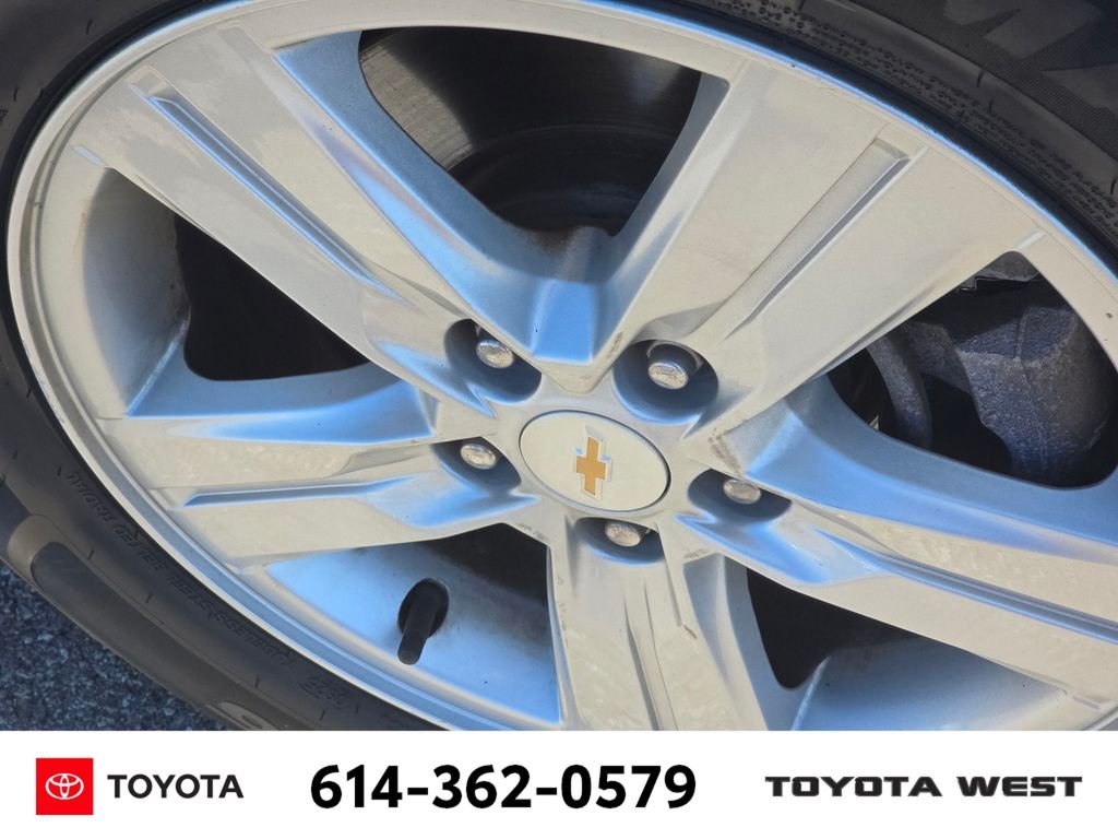 Used 2022 White Chevrolet LT image 12