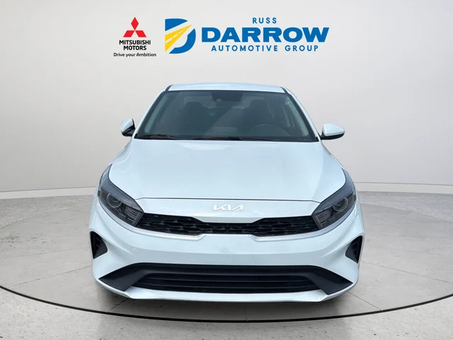 Used 2023 White Kia LXS image 8