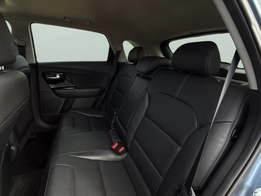 Used 2020 Horizon Blue Kia EX Premium image 28