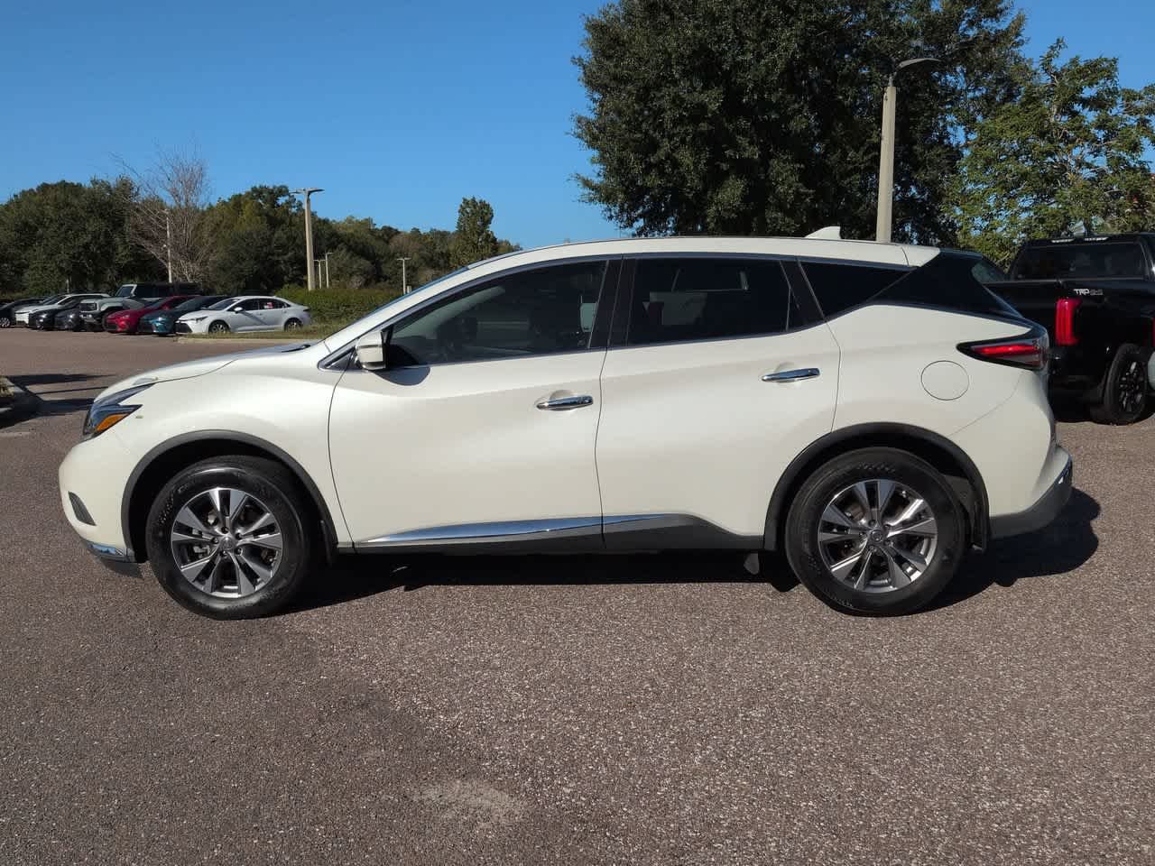 Used 2018 White Nissan S image 3