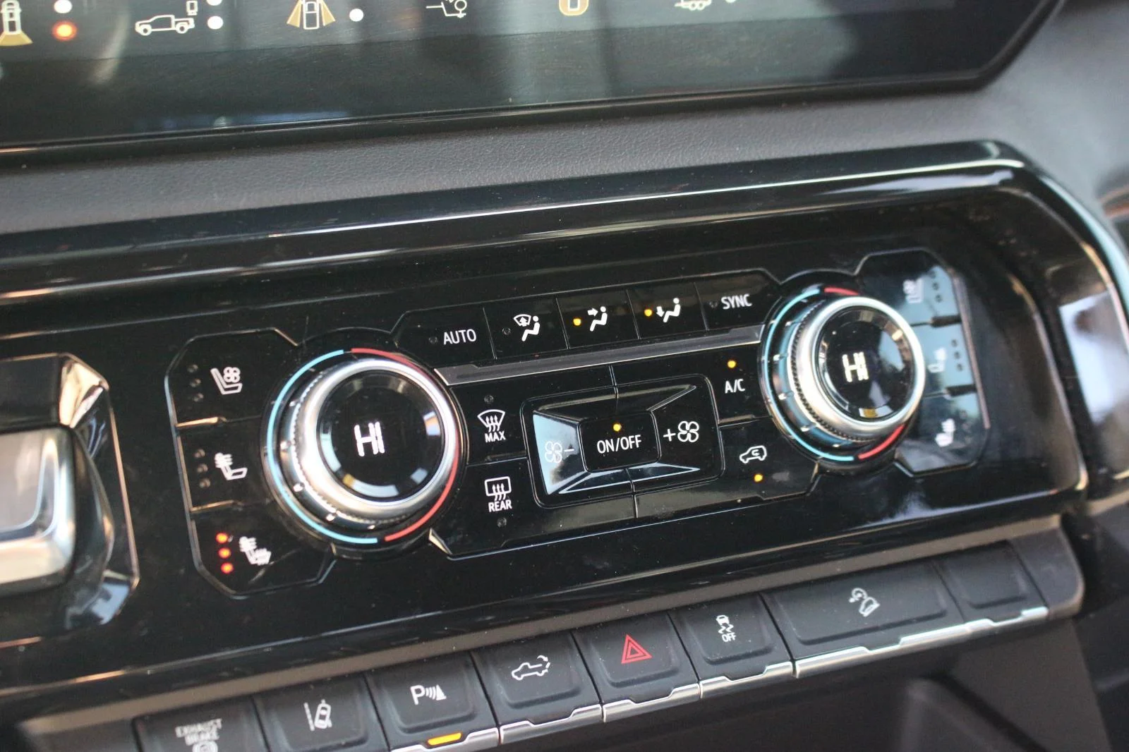 Used 2025 Onyx Black GMC AT4 image 26
