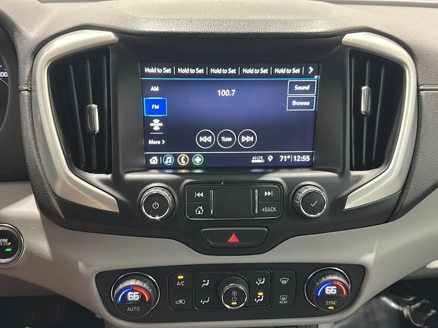 Used 2019 EBONY TWILIGHT METALLIC GMC SLT image 12