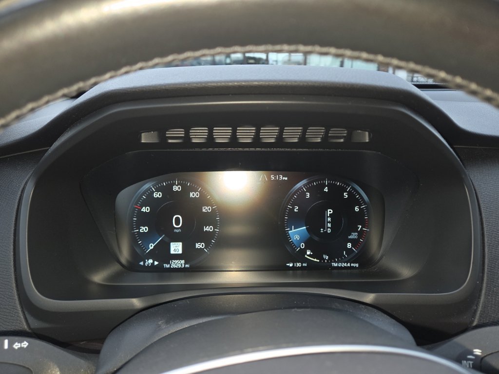 Used 2019 Silver Volvo T6 Momentum image 7